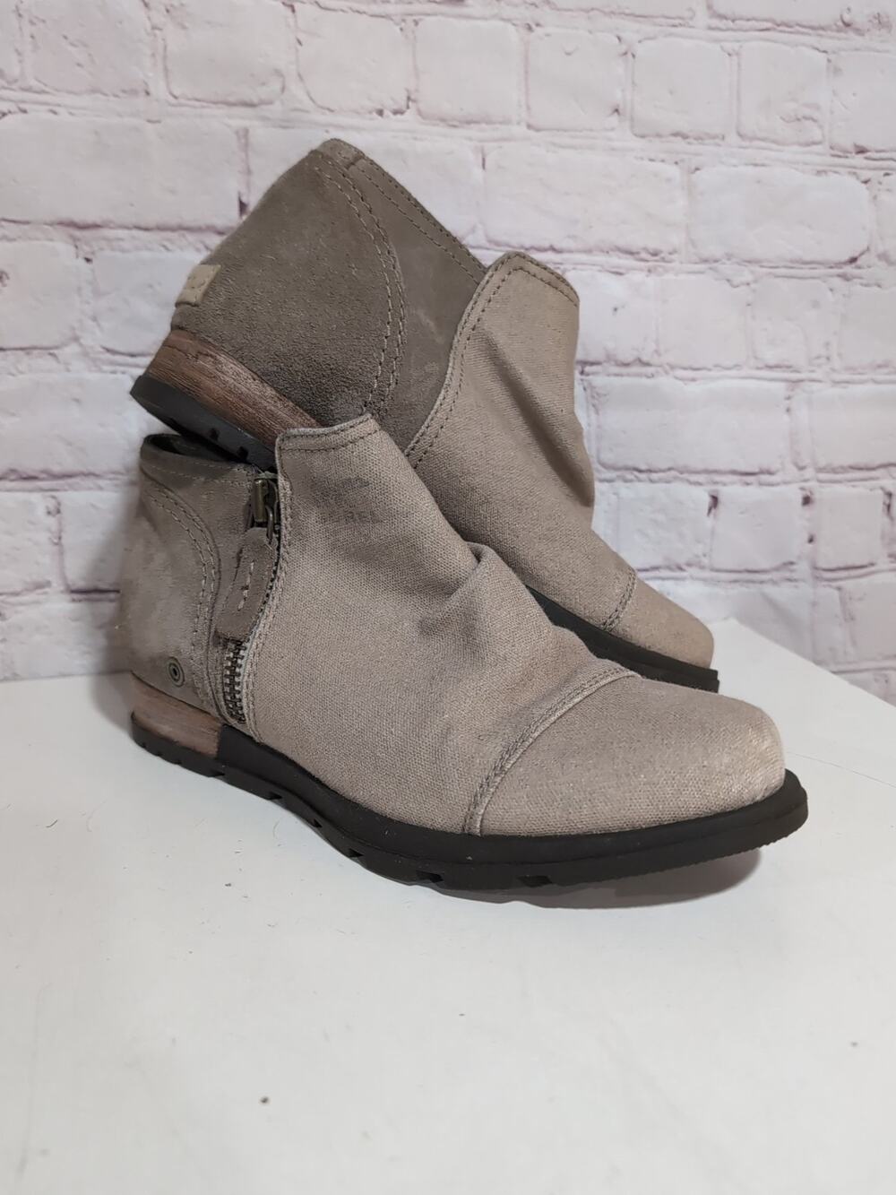 Sorel Major Low Womens 7 Tan Canvas & Suede Ankle Side Zip Bootie Boots